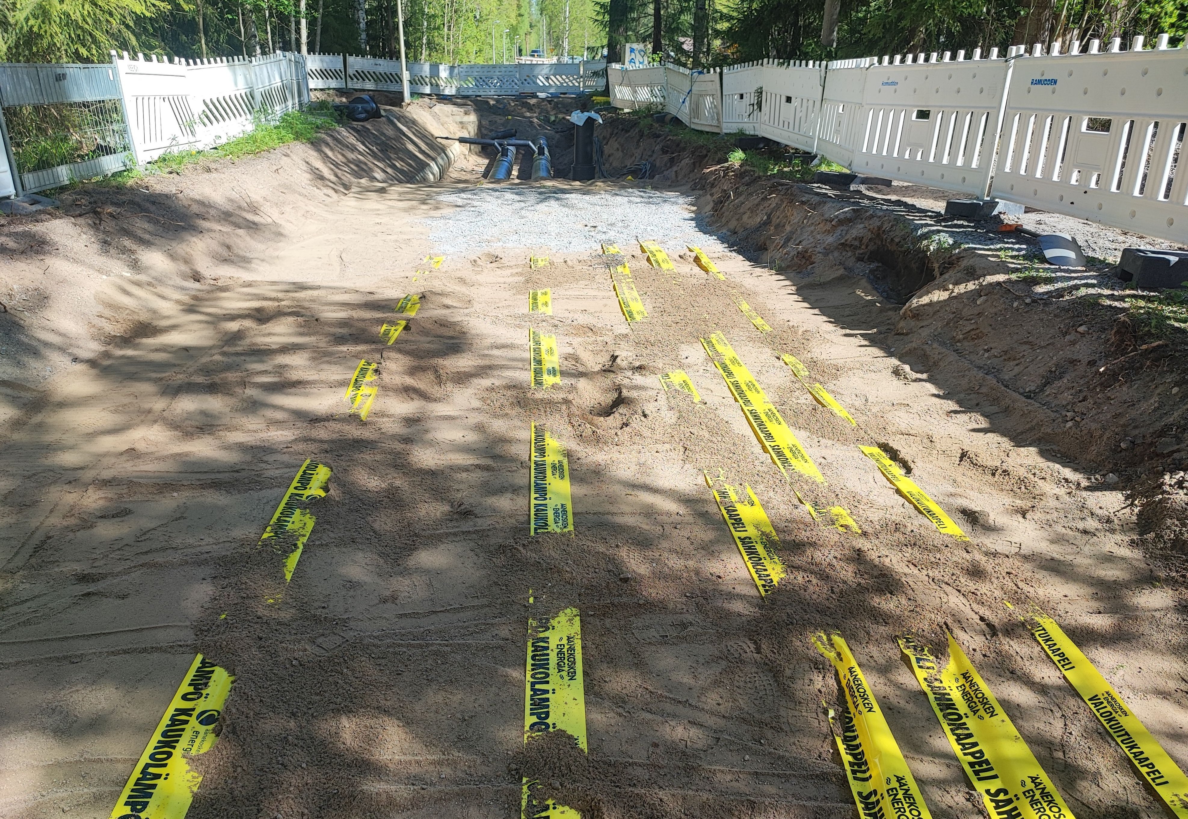 303002056_SAN_Alkulanraitti_-Pölkinkatu_2025_Suojahiekka-Valmis_kerros_ja_suojanauha--26-toukokuu-2025-1